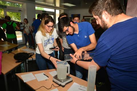 Alumnos en una Olimpiada de Ingeniería Civil celebrada en la UPCT en 2019.